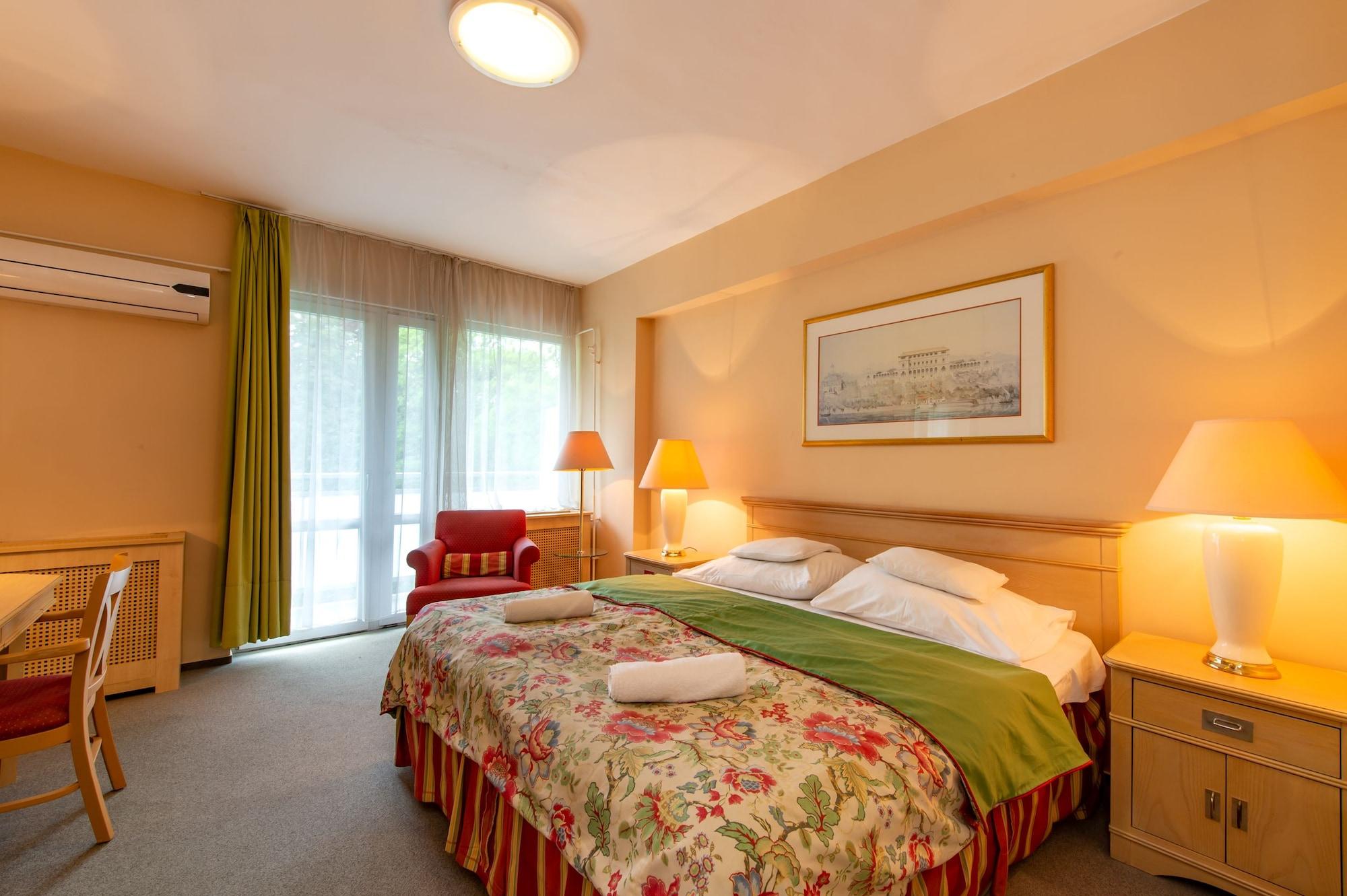 Hotel Fit Heviz Ngoại thất bức ảnh