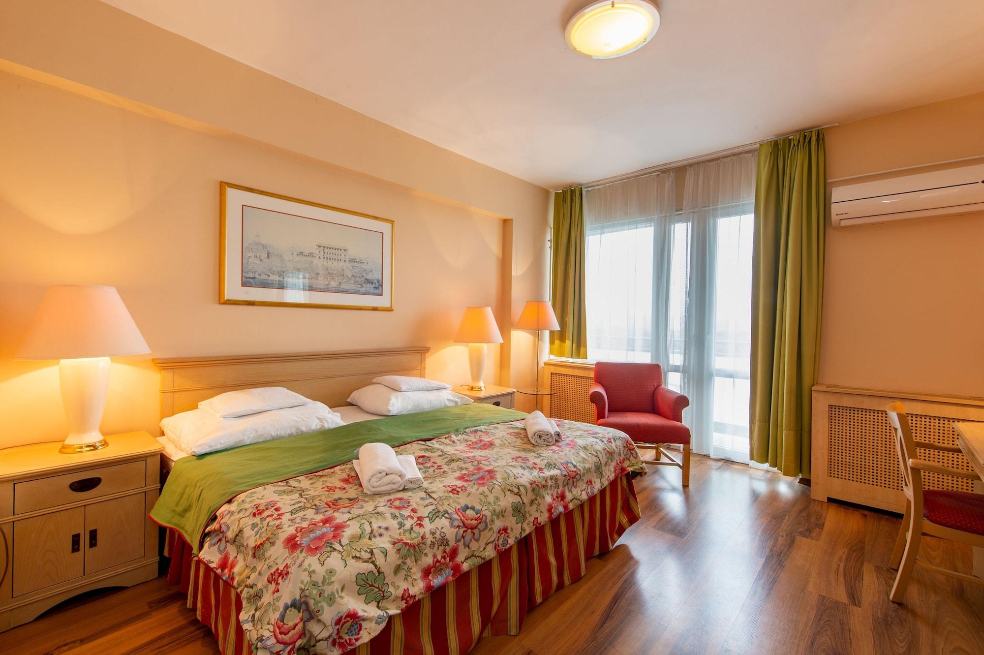 Hotel Fit Heviz Ngoại thất bức ảnh