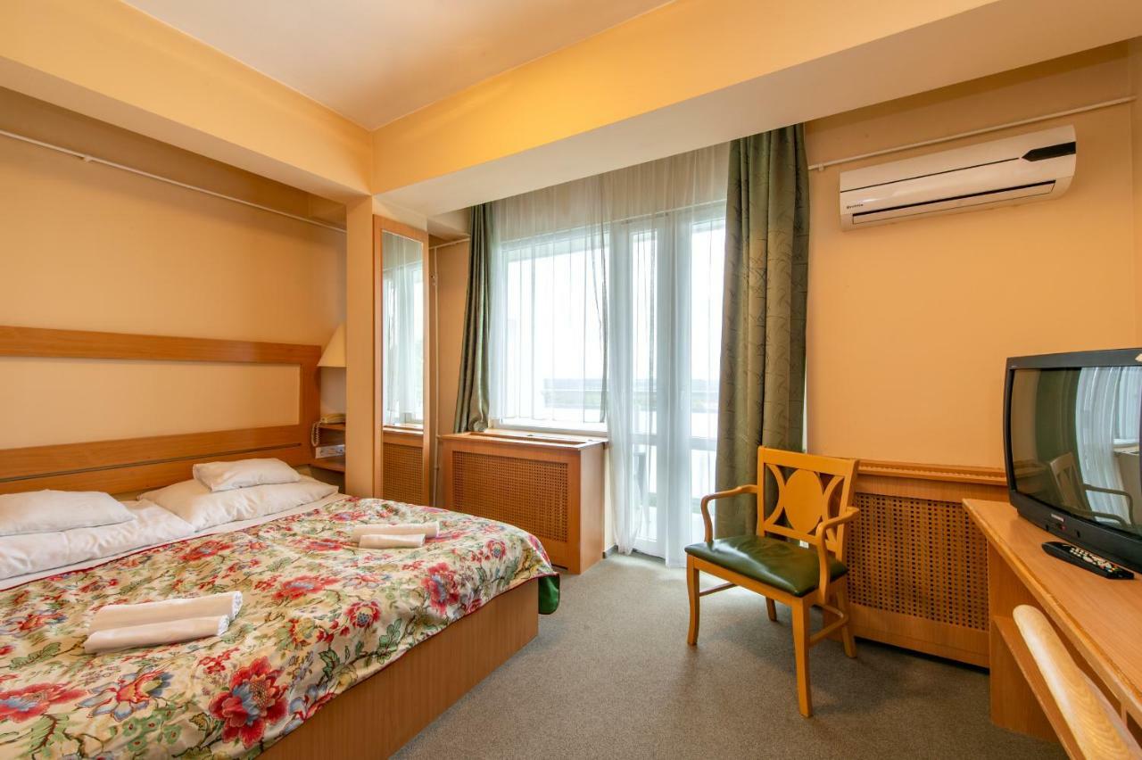 Hotel Fit Heviz Ngoại thất bức ảnh